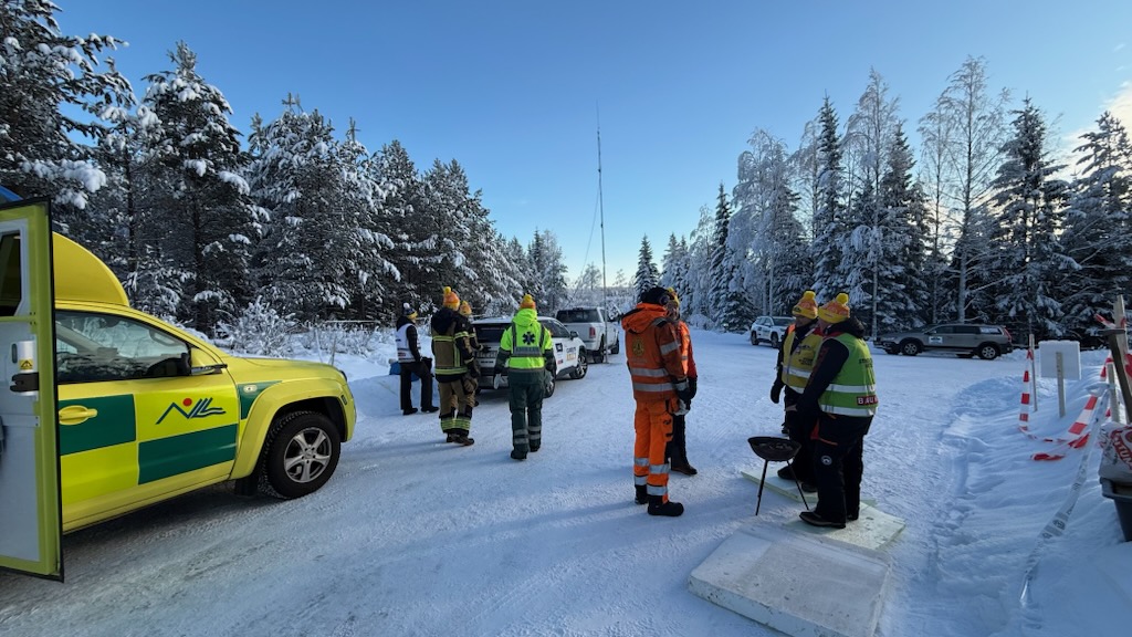 UVU med riggad mast i centrum av bilden