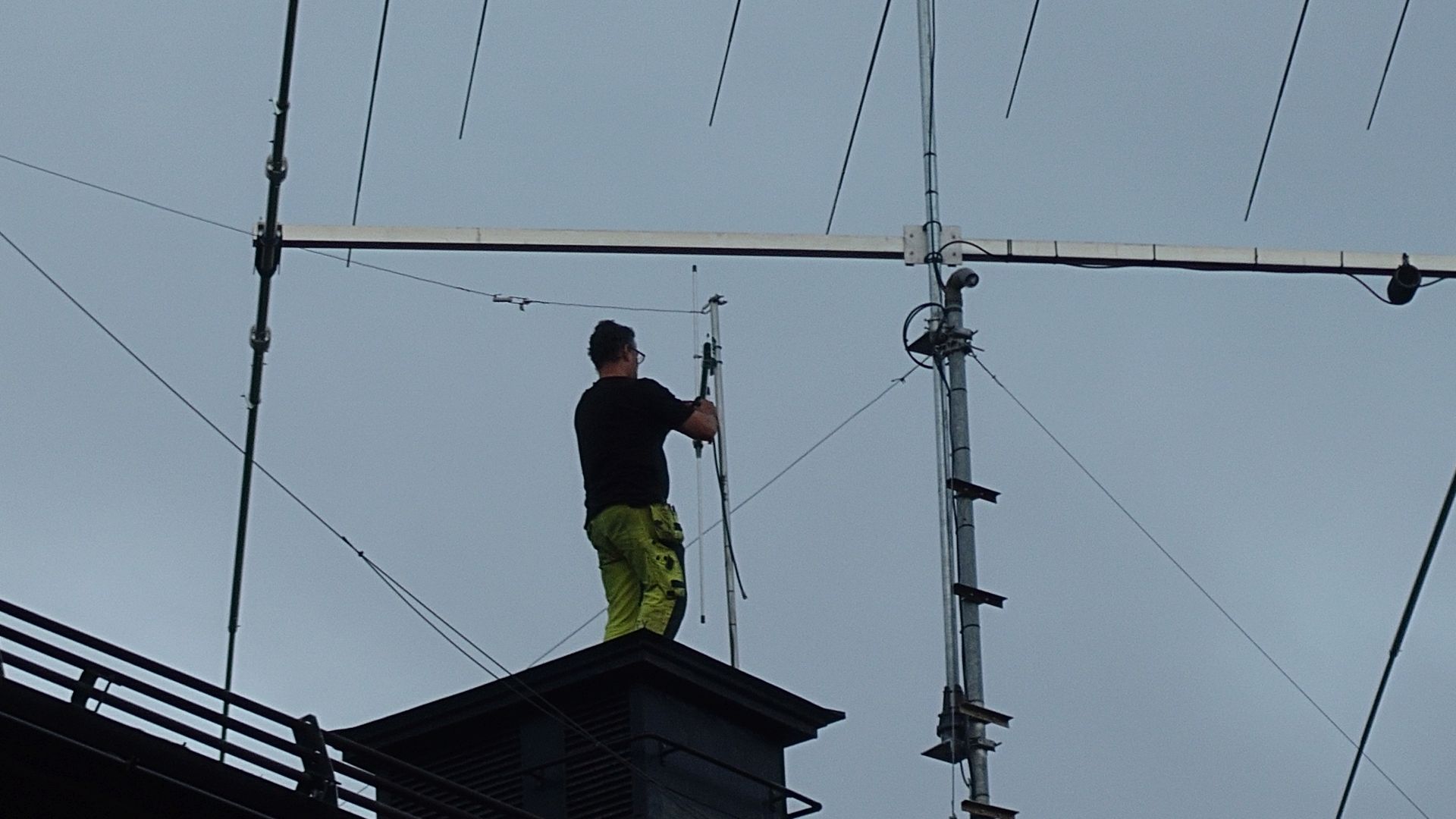 2024 08 UVU fixar med antenner